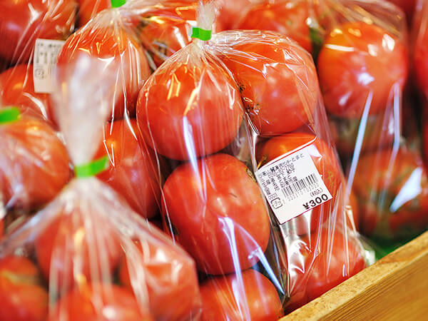 〈直売センターとまと〉ふるやで食べる野菜をお土産に！